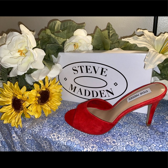 Red 3” Steve Madden heels - Picture 2 of 2